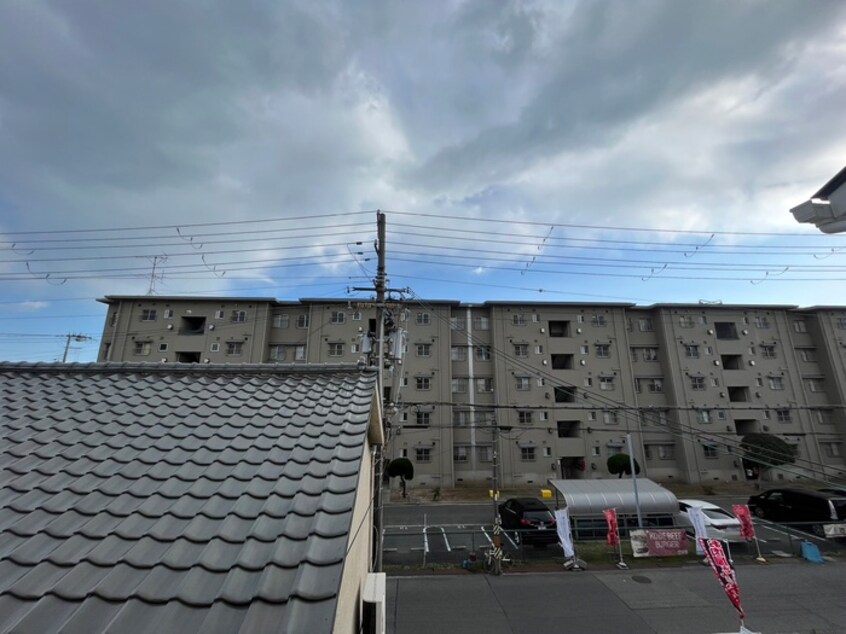 室内からの展望 ワコーレヴィアーノ城が山