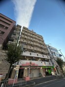 ブルグリンコ－ト布施駅前の外観