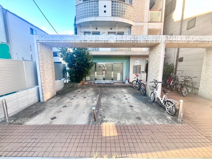駐車場 リアライズ鶴見諸口