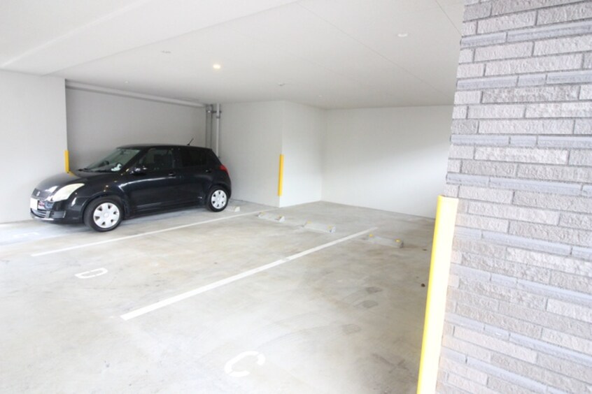 駐車場 TKアンバーコート津久野