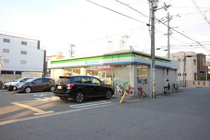 ファミリーマート長居東３丁目店(コンビニ)まで220m エレガンス長居