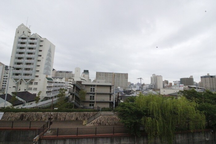 室内からの展望 Le Loire長田