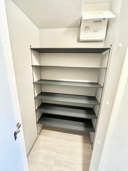 靴箱 Refisia箕面船場