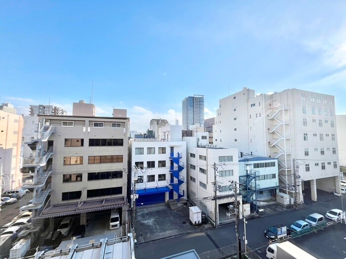 室内からの展望 Refisia箕面船場