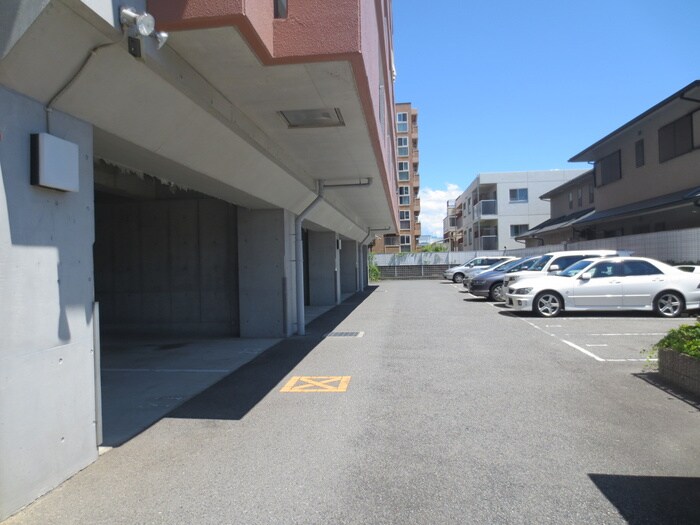 駐車場 ＩＶＹ　ＨＥＩＧＨＴＳ