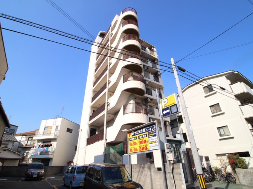 外観写真 グルパ十三マンション