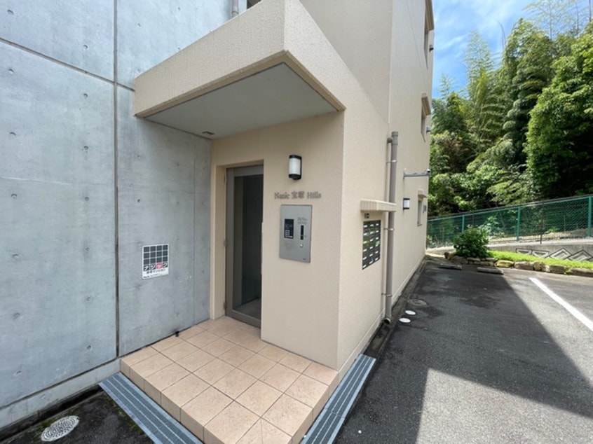 エントランス部分 Ｎａｓｉｃ宝塚Ｈｉｌｌｓ