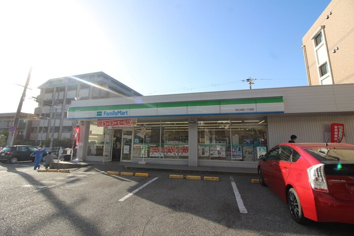 ファミリーマート 深江本町一丁目店(コンビニ)まで110m ココングランジュール芦屋西2