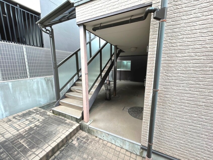 エントランス部分 トゥル－西ノ京