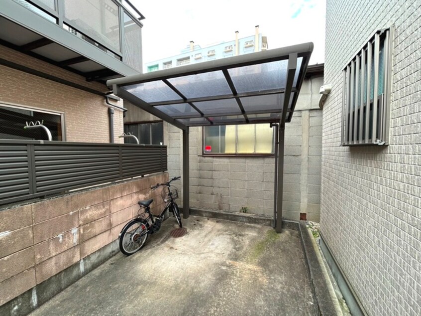 駐輪場 トゥル－西ノ京