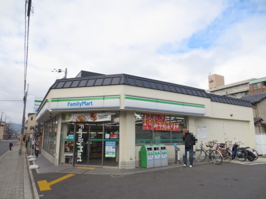 ファミリーマート(コンビニ)まで164m トゥル－西ノ京