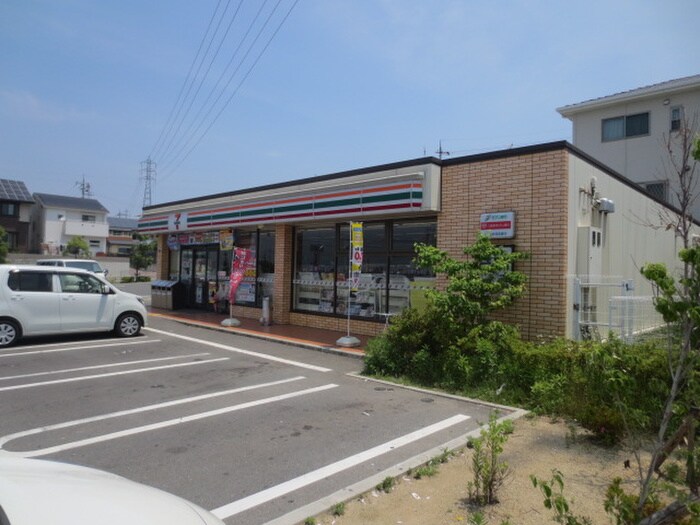 セブンイレブン貝塚東山店(コンビニ)まで600m エスト・モンターニュ