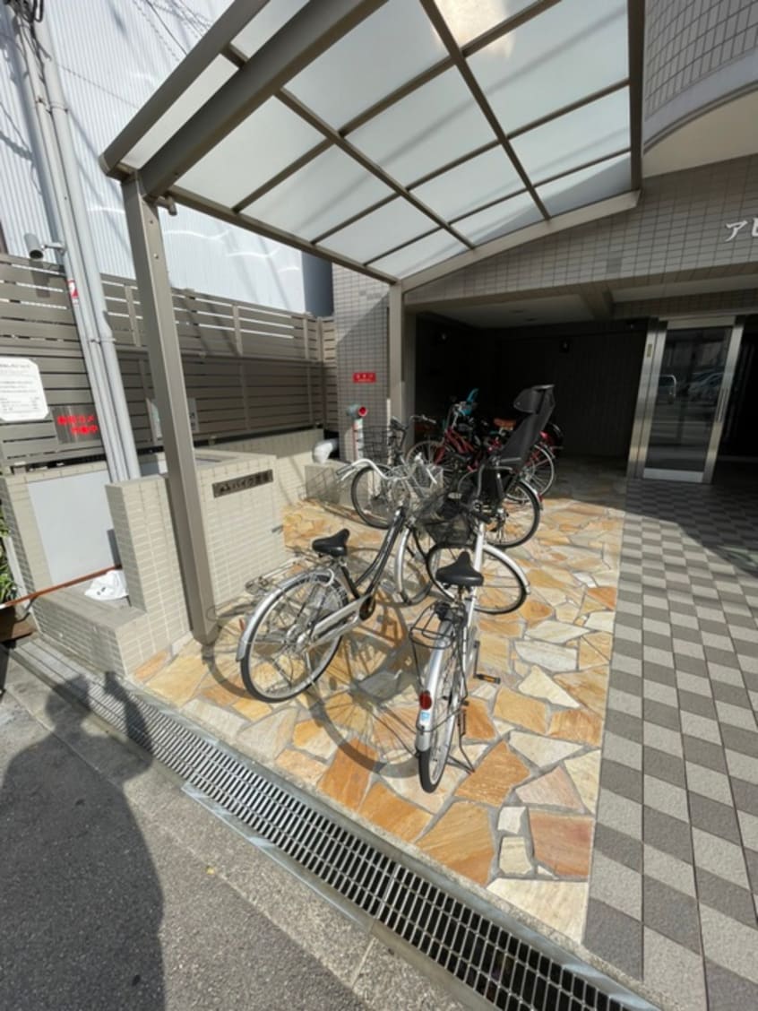 駐輪場 アビタシオン大阪港
