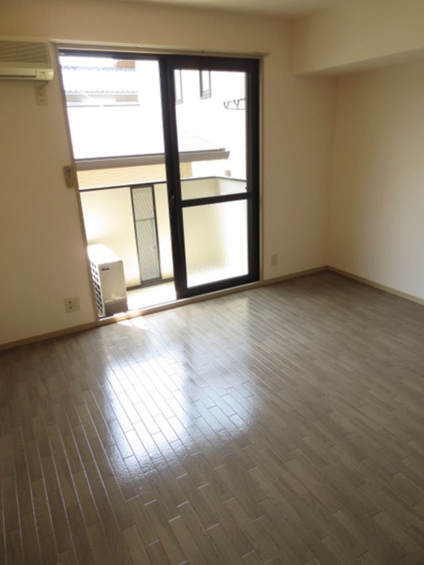 居室 ニ－ドルス