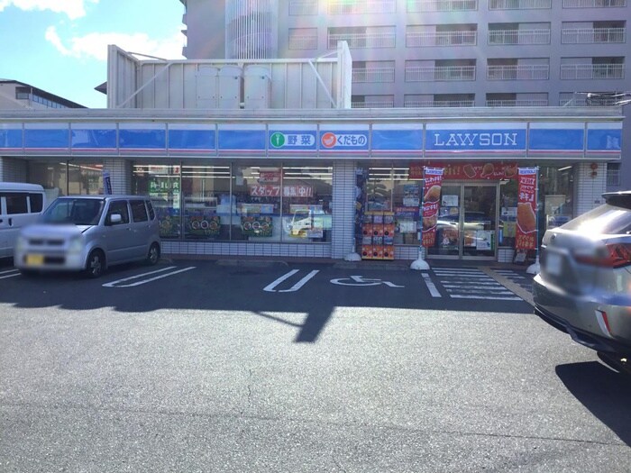 ローソン 高槻北柳川店(コンビニ)まで170m 大川マンション