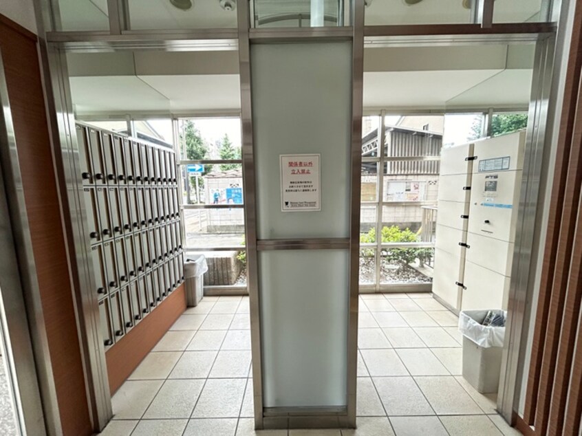 エントランス部分 ア－バンフラッツ五条堀川