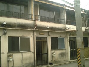 肥子町山本貸家(東棟)