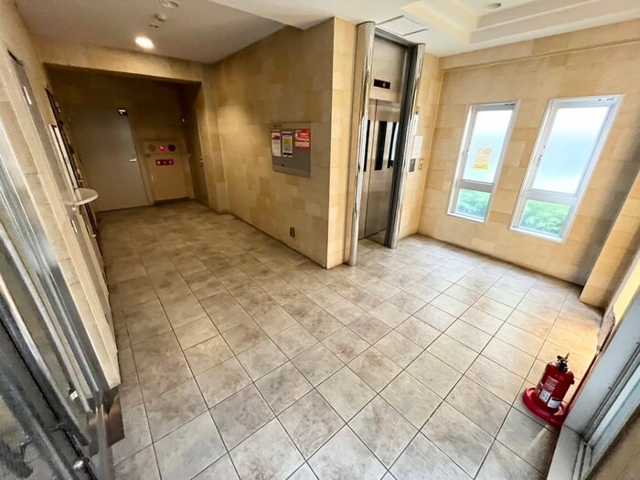 エントランス部分 プルミエ－ルメゾン江坂