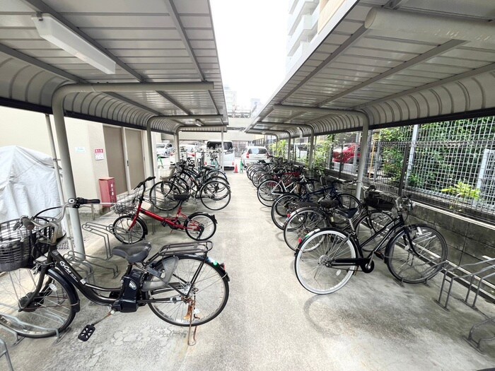 駐輪場 プルミエ－ルメゾン江坂