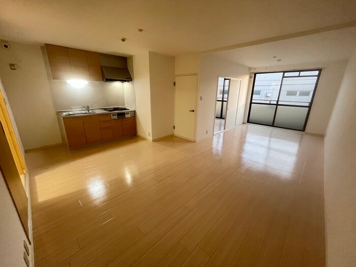 居室 グロリオーサ甲東