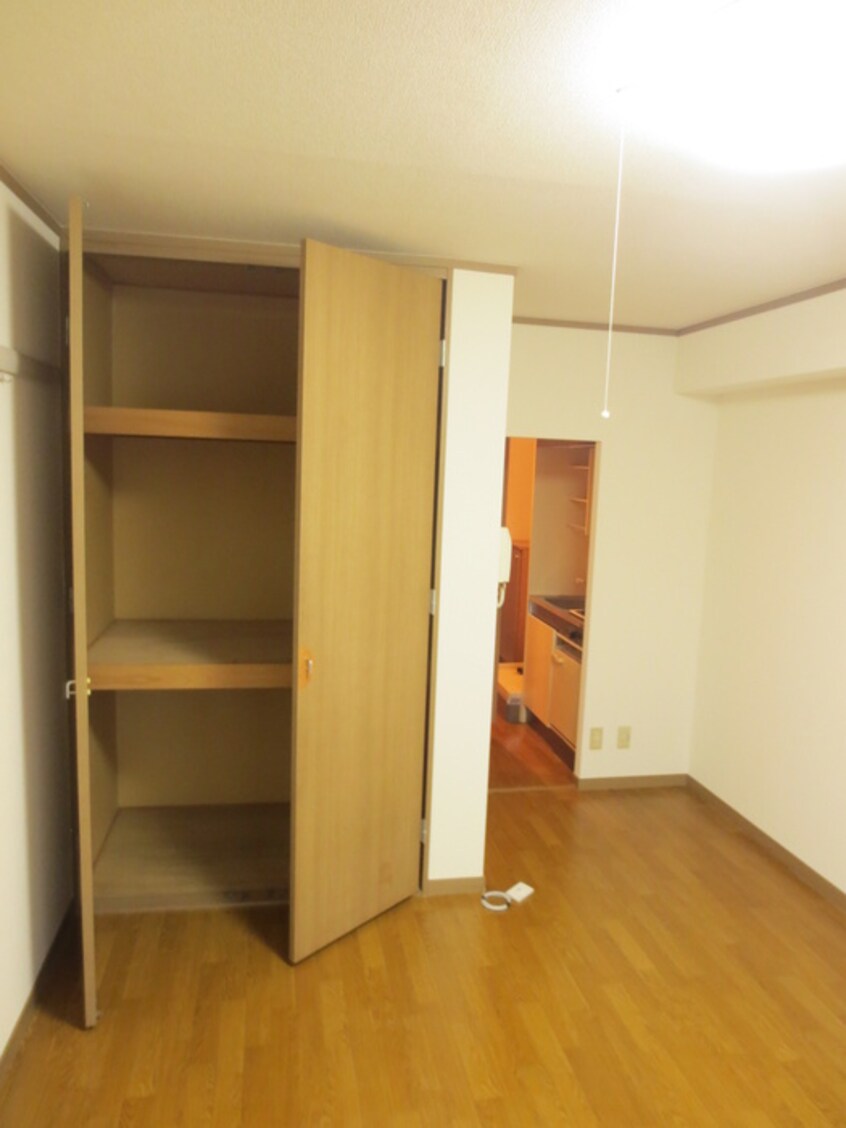 収納 ﾒｿﾞﾝｴﾙｱﾝﾄﾞｼﾞｮｲ