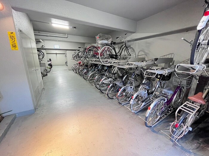 駐輪場 フォルム五条西洞院(701)