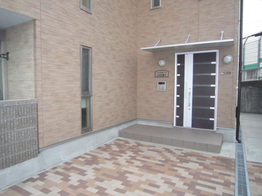 エントランス部分 アンプル－ルフェ－ルヒカリ櫻代