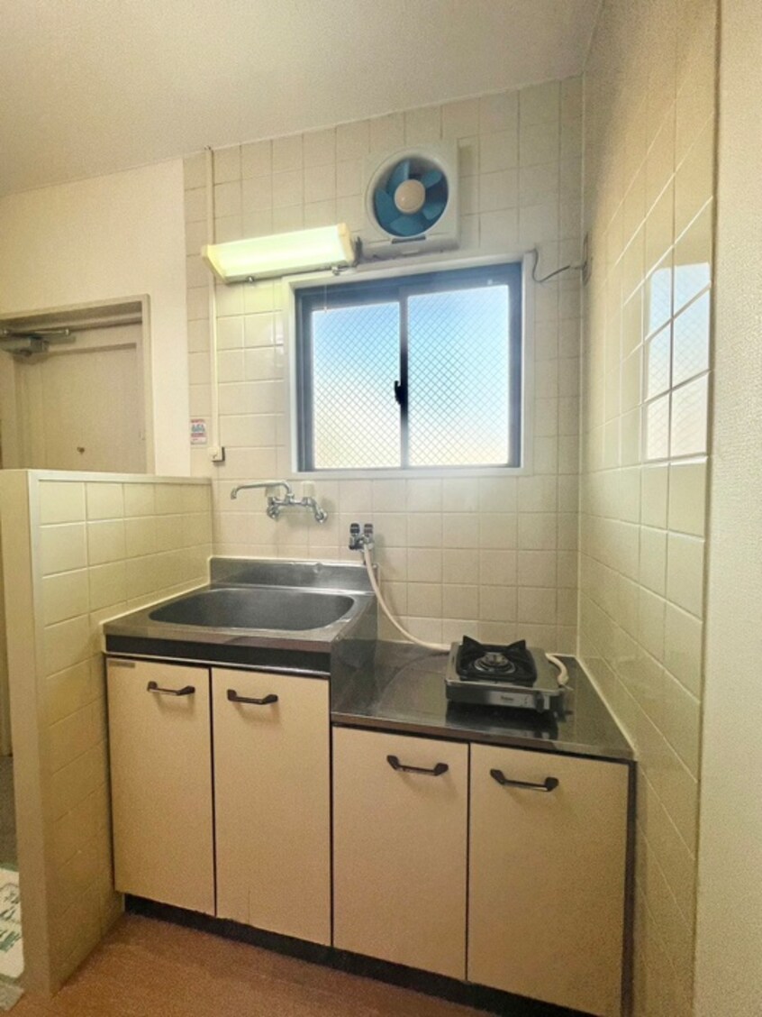 キッチン ポインセチア