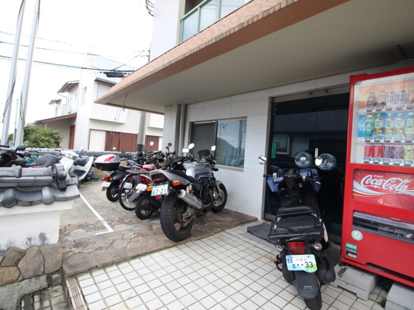 バイク置き場 芦屋東山プリンス