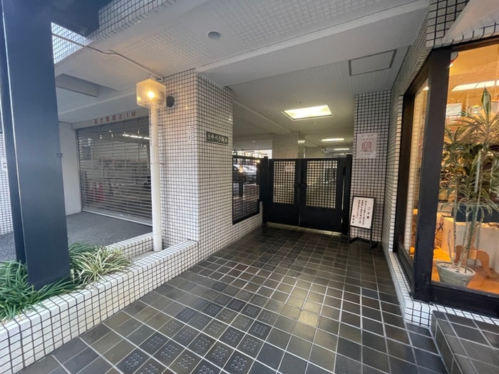 エントランス部分 カサベラ岡本(911)