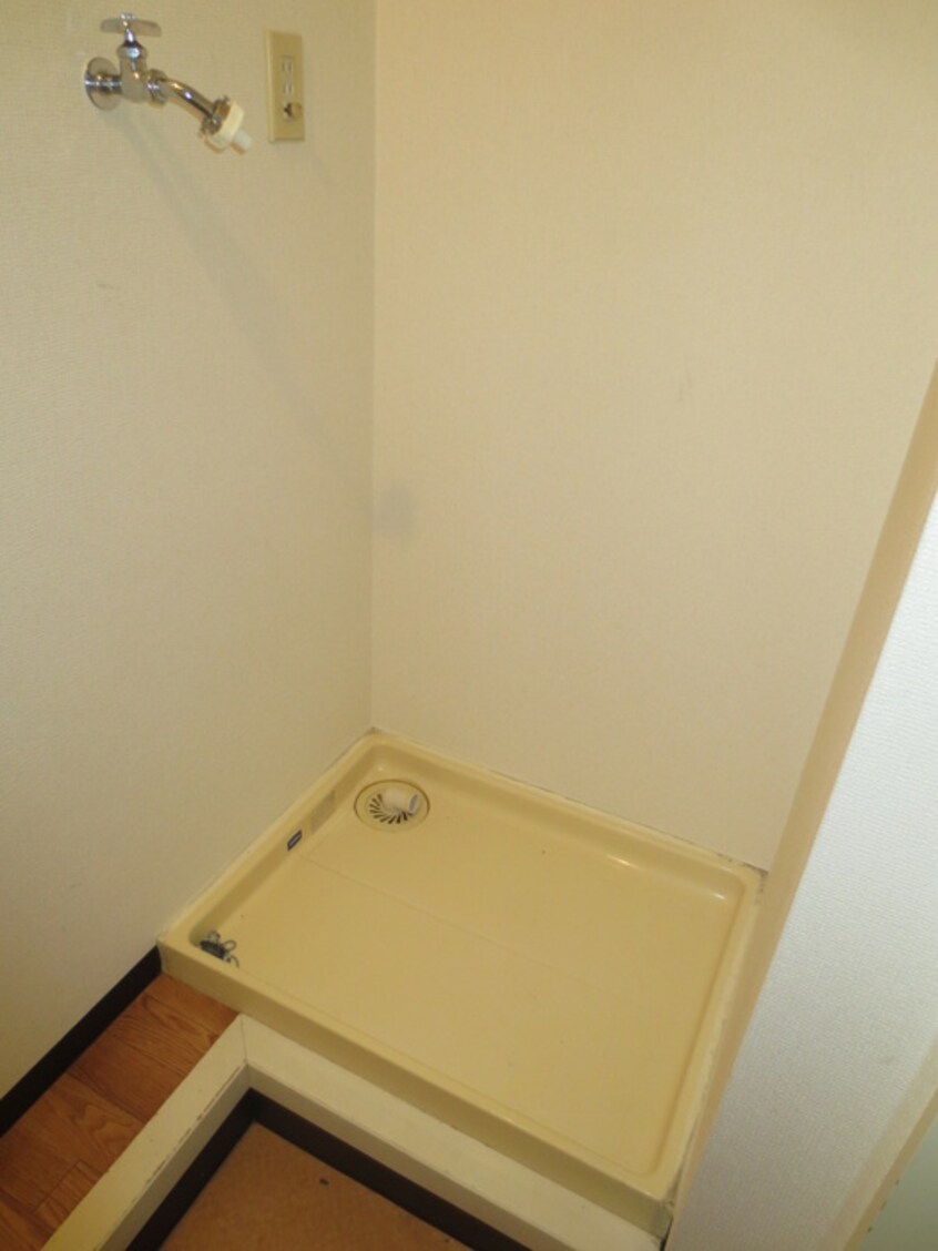 洗濯機置場 カサベラ岡本(911)