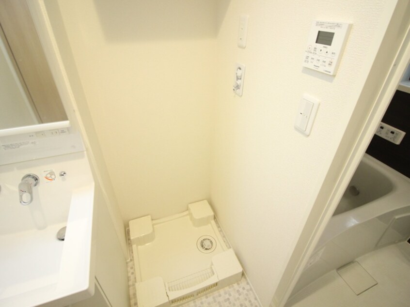 洗濯機置場 エルメゾン　ラクワット