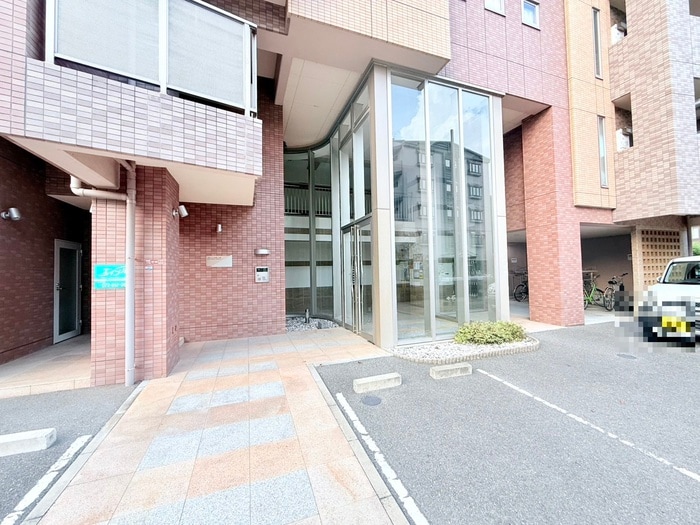 エントランス部分 グリーンミモザ小林