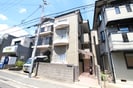 エスペランサ郡家の外観