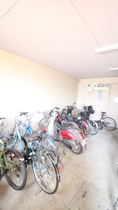 駐輪場 サンコ－グランピア