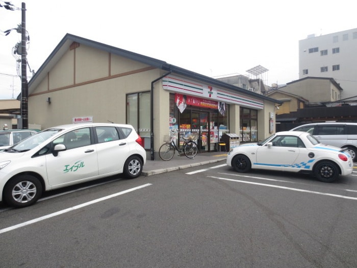 セブンイレブン(コンビニ)まで160m ルネッサンス　ドゥ