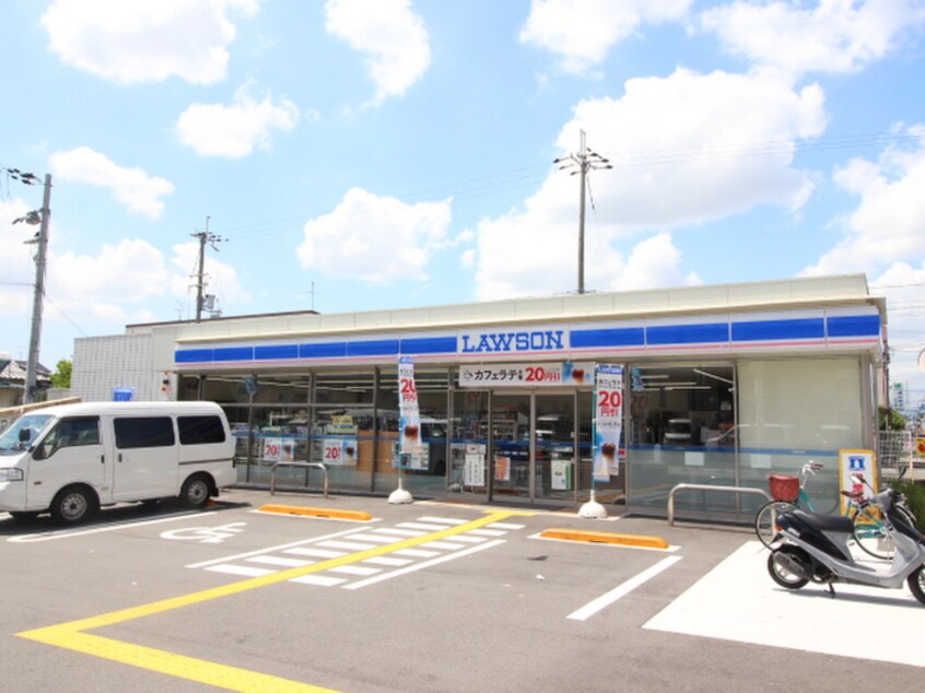 ローソン一津屋店(コンビニ)まで105m ラカーサ一津屋