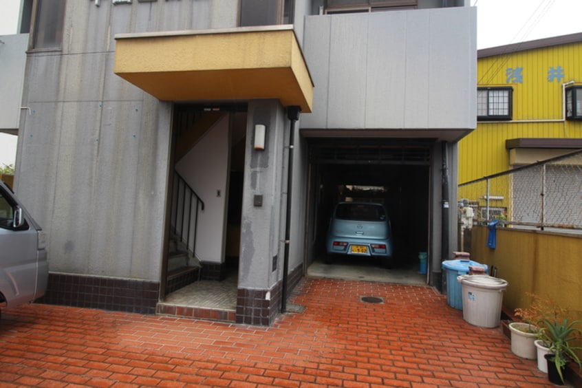 エントランス部分 中西マンション