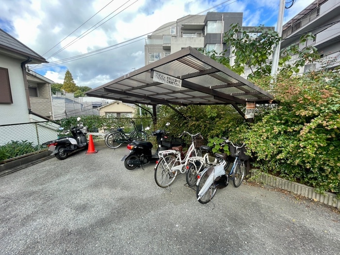 駐輪場 ラフィーネ刀根山