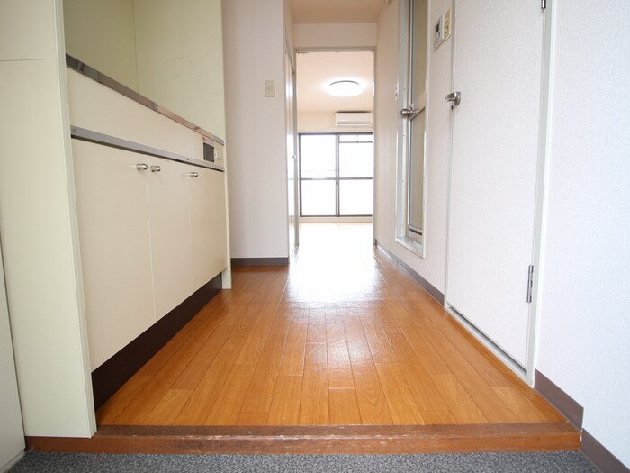 廊下 サンローズ唐池