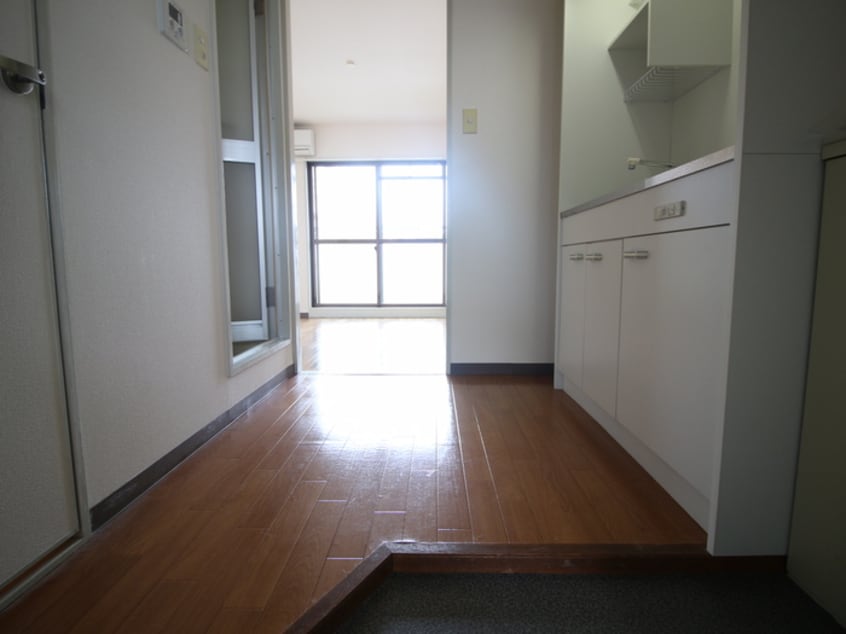 廊下 サンローズ唐池