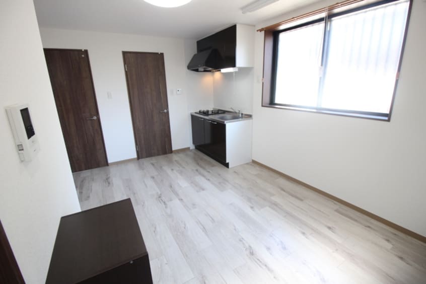 居室 エムコート衣笠