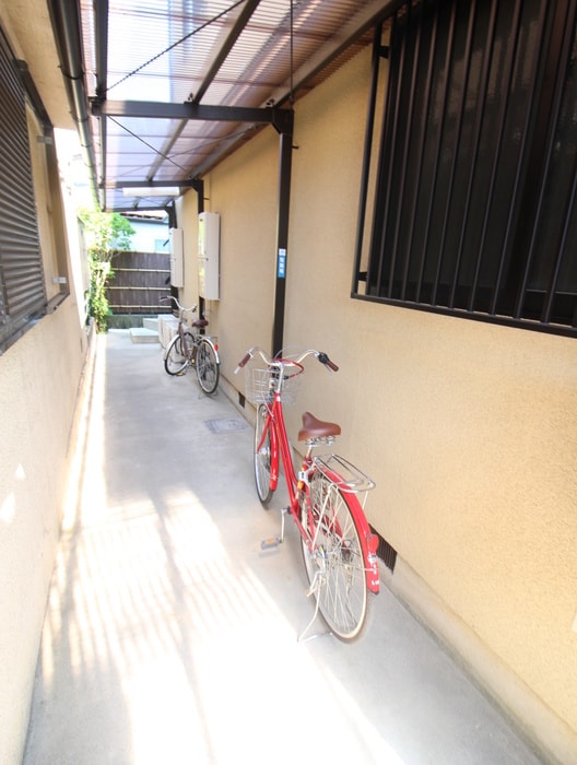 駐輪場 エムコート衣笠