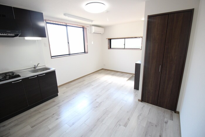 居室 エムコート衣笠