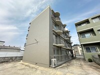 重尾マンション