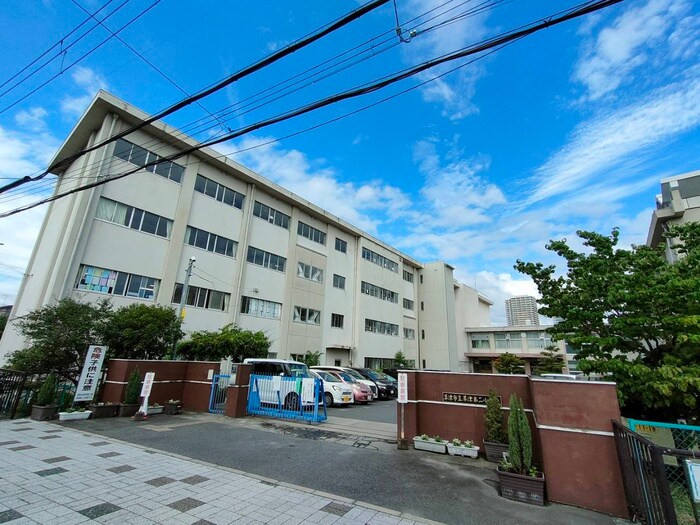 草津市立草津第二小学校(小学校)まで300m フレマリール若竹 南棟