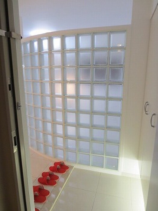 玄関 ソ－レブリアンテ