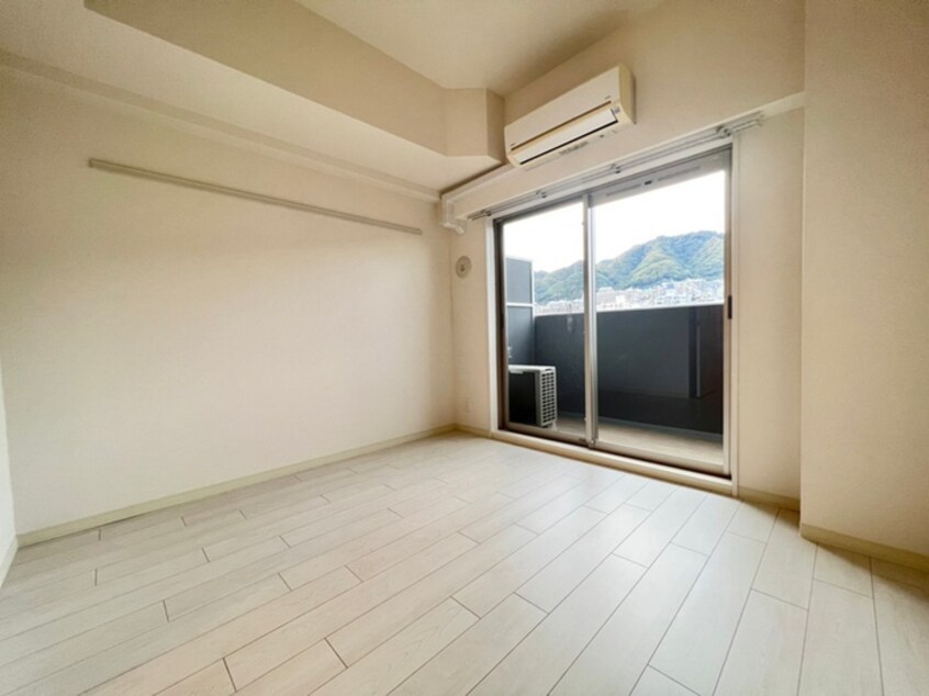 居室 ﾌｧｽﾃｰﾄ神戸ｱﾓｰﾚ（1003）