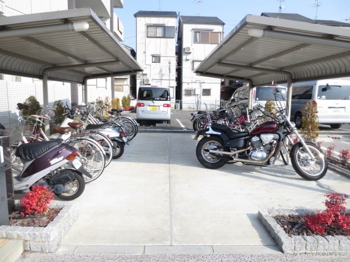 駐輪場 クレメント岡山