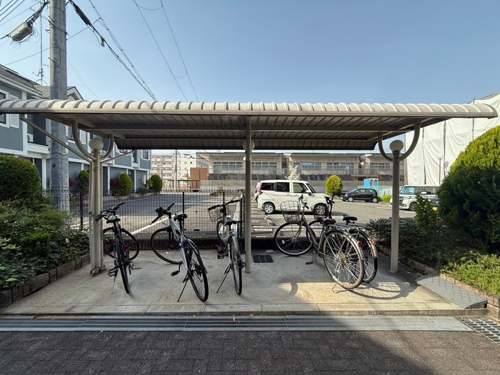 駐輪場 グリ－ンピア中川Ⅱ号館
